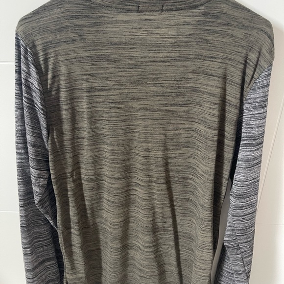 Men's long-sleeved undershirt. - Picture 3 of 3